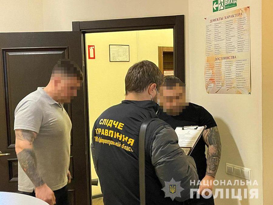 У Дніпрі поліція розслідує викрадення 86 мільйонів гривень 4 банкірами У Дніпрі поліція розслідує викрадення 86 мільйонів гривень 4 банкірами