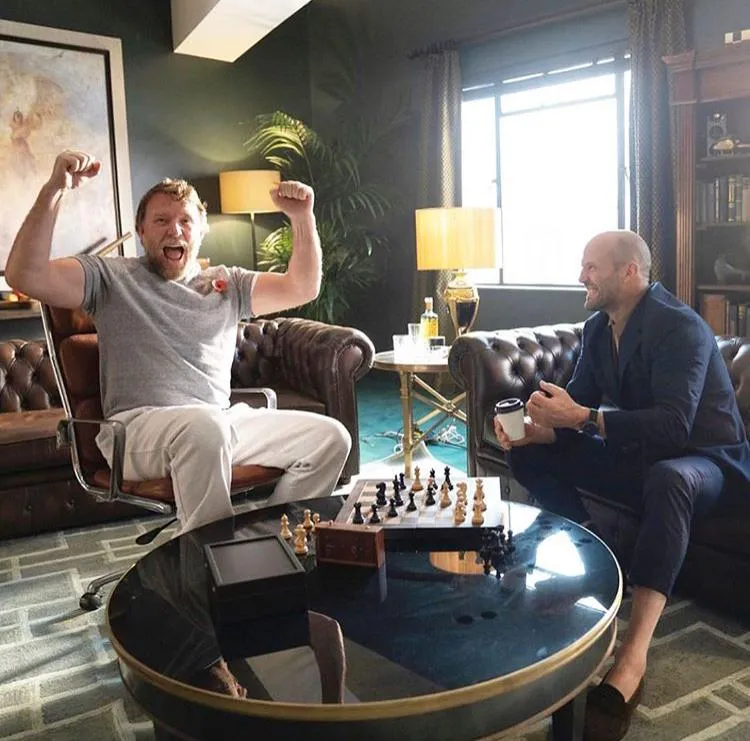 Гай Ричи и Джейсон Стэтхэм перед съемками Гай Ричи и Джейсон Стэтхэм перед съемками