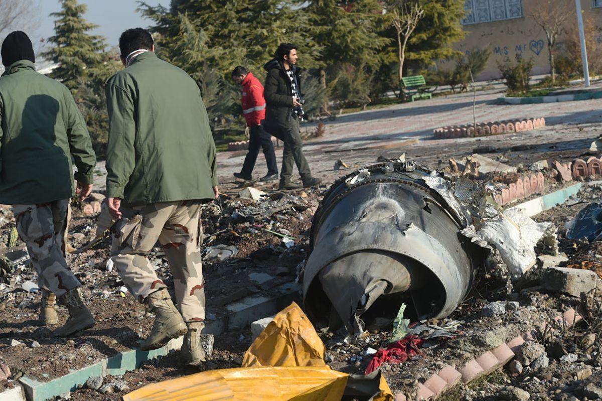 Иран говорит, что самолет МАУ сбили по ошибке оператора ПВО
