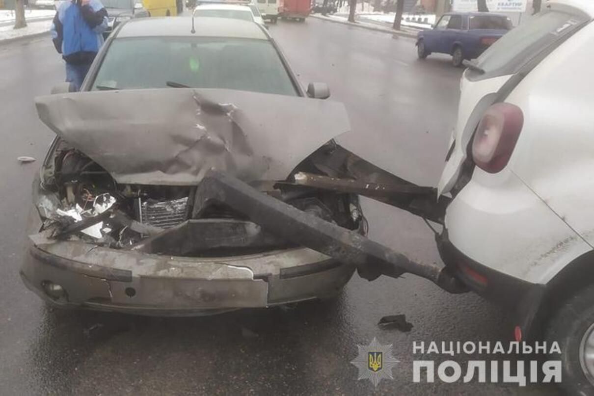 У Тернополі ДТП з авто, що перевозило вакцину, 17.03.2021 У Тернополі ДТП з авто, що перевозило вакцину, 17.03.2021