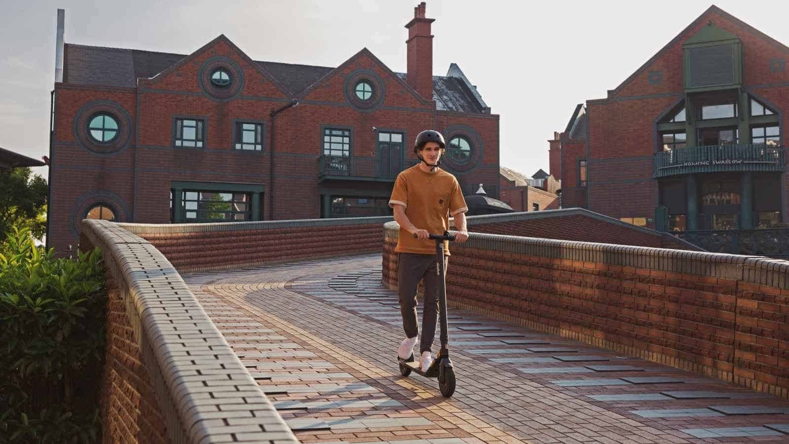 Ninebot F25 від Segway з запасом ходу 25 кілометрів Ninebot F25 від Segway з запасом ходу 25 кілометрів