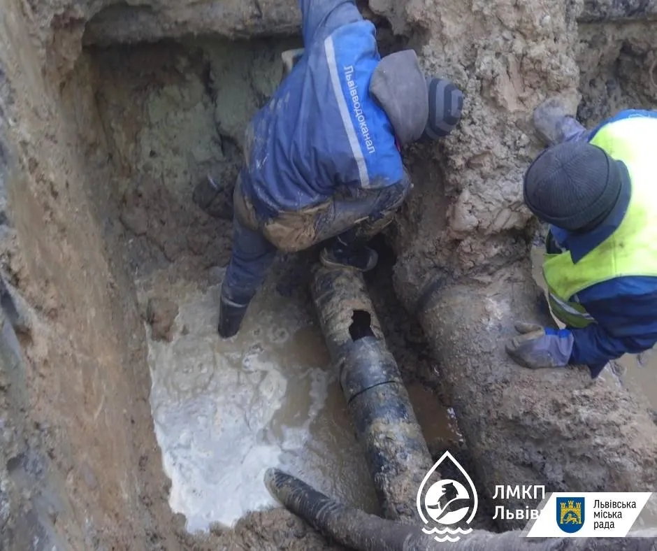 Фото робіт на ремонтній ділянці Фото робіт на ремонтній ділянці