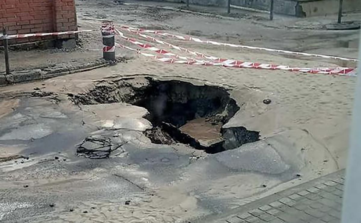 Во Львове прорвало трубу на улице Шумского: где нет водоснабжения