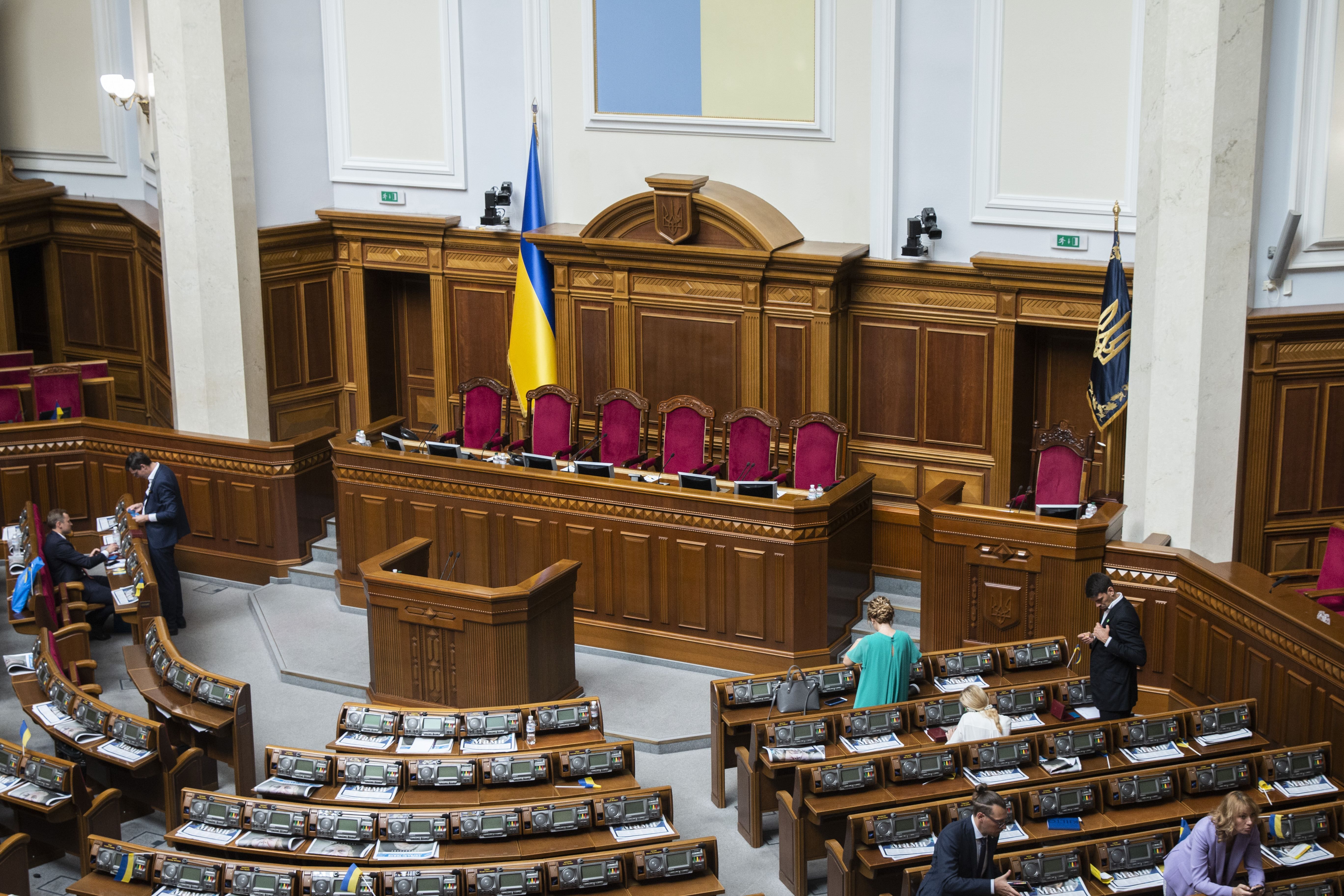 Внеочередные заседания и локдаун: Рада заблокирована поправками