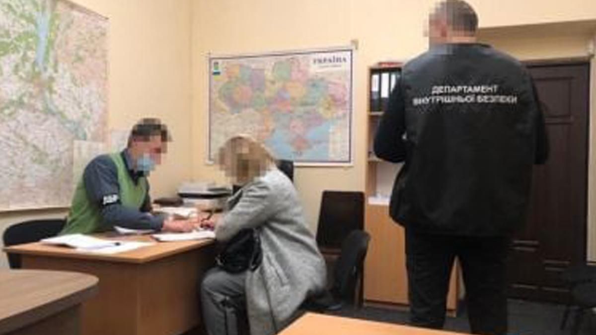 На Київщині в поліцію влаштували мертві душі: 6 років платили зарплату На Київщині в поліцію влаштували мертві душі: 6 років платили зарплату
