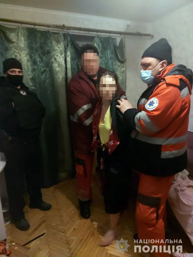 У Києві мати знущалась з 6-річної доньки У Києві мати знущалась з 6-річної доньки
