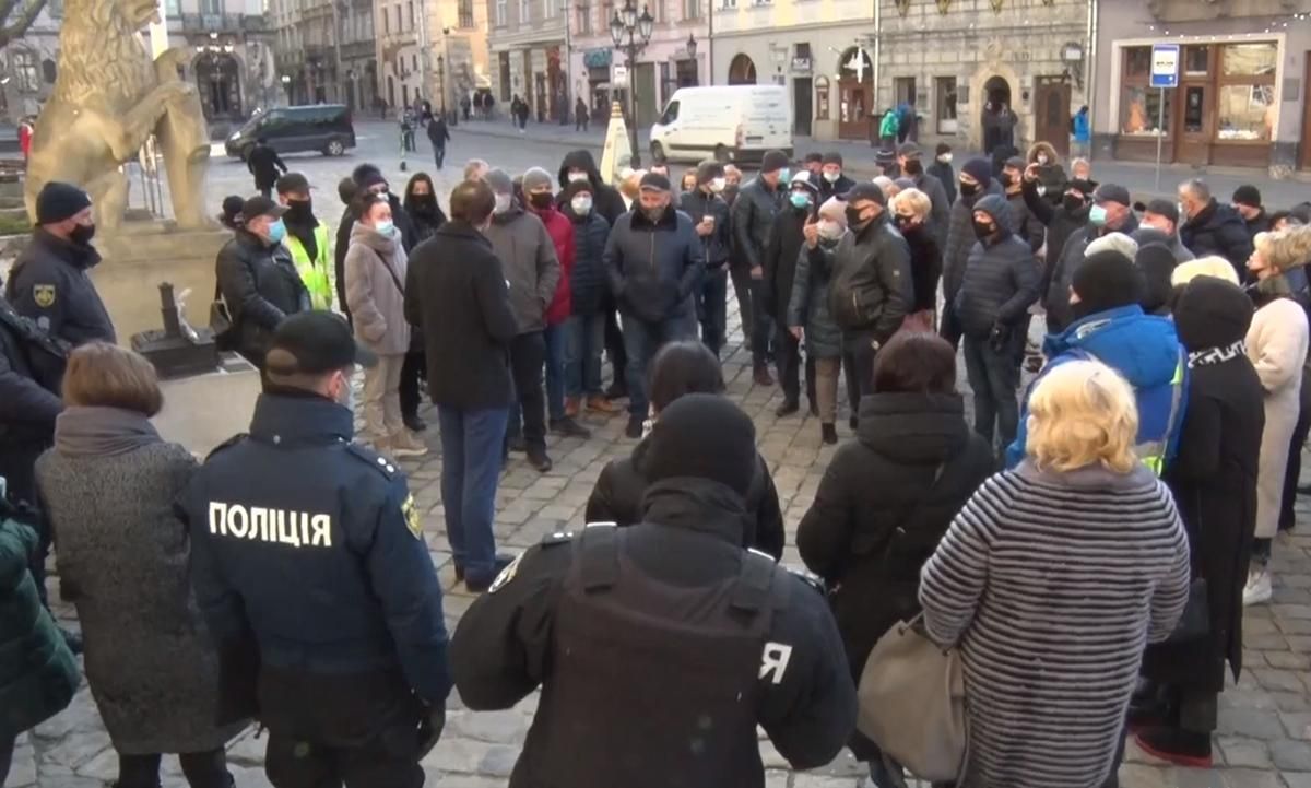Торговці Південного ринку у Львові не хочуть платити оренду в локдаун Торговці Південного ринку у Львові не хочуть платити оренду в локдаун
