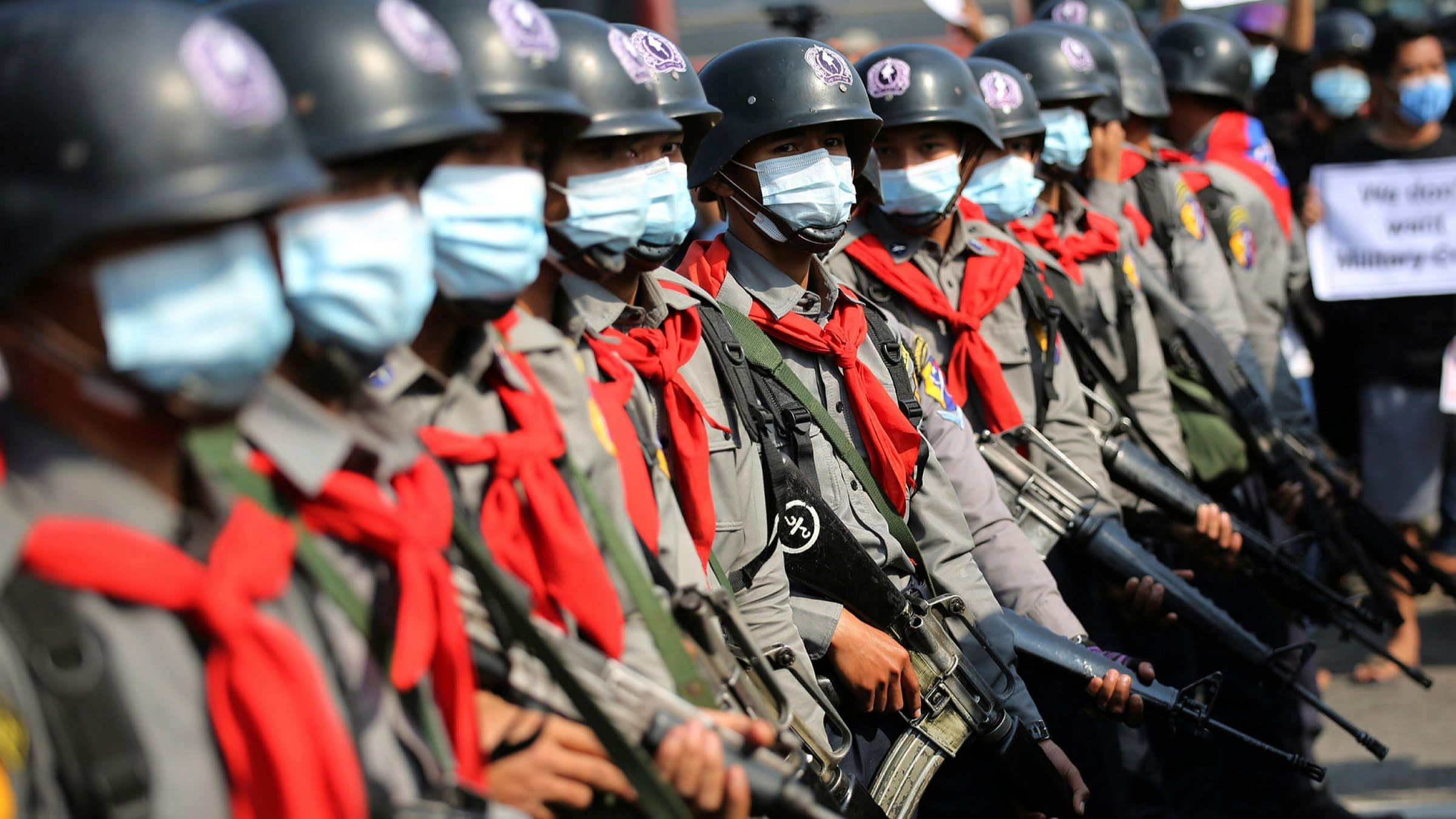 Китаю вигідний переворот в М'янмі, – Печій про реакцію світу