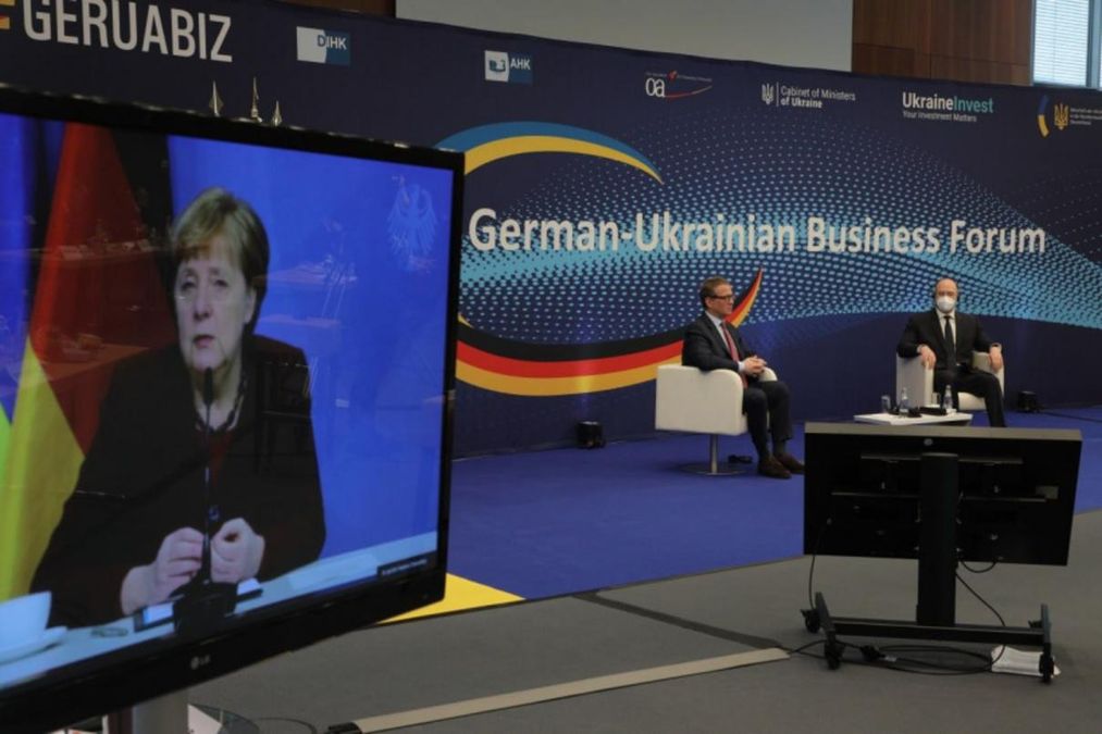 Меркель закликала Шмигаля продовжити реформи: які кроки треба зробити Меркель закликала Шмигаля продовжити реформи: які кроки треба зробити