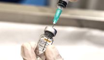 Производителей вакцины от COVID-19 освободили от ответственности: что делать украинцам