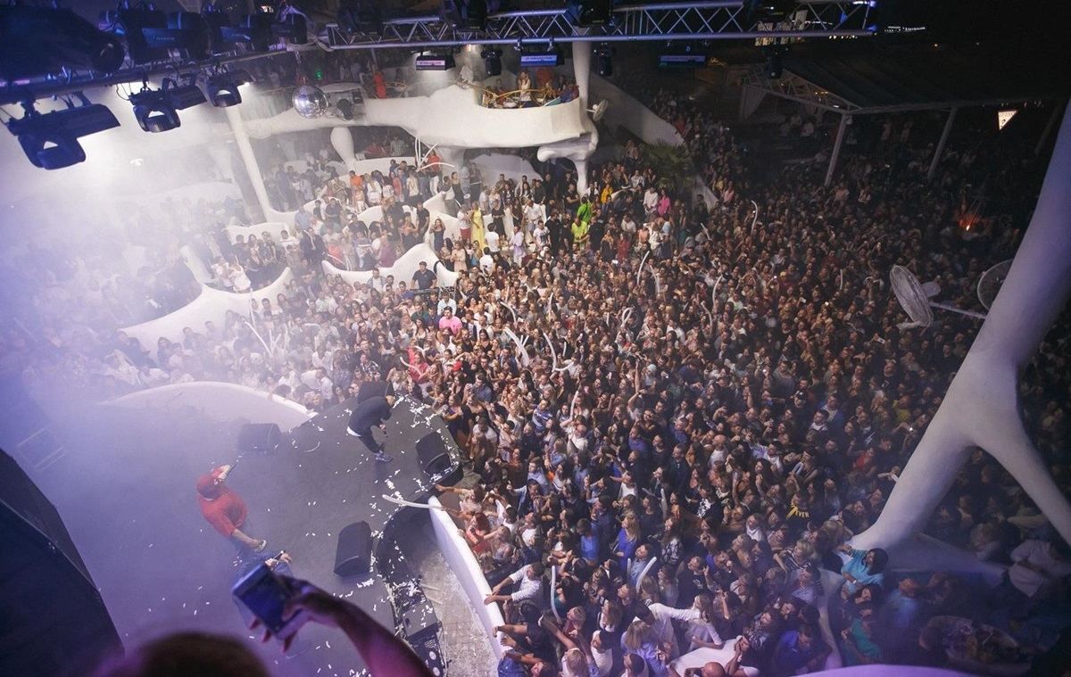 У клубі Одеси 19 березня 2021 масово порушили карантин: відео У клубі Одеси 19 березня 2021 масово порушили карантин: відео