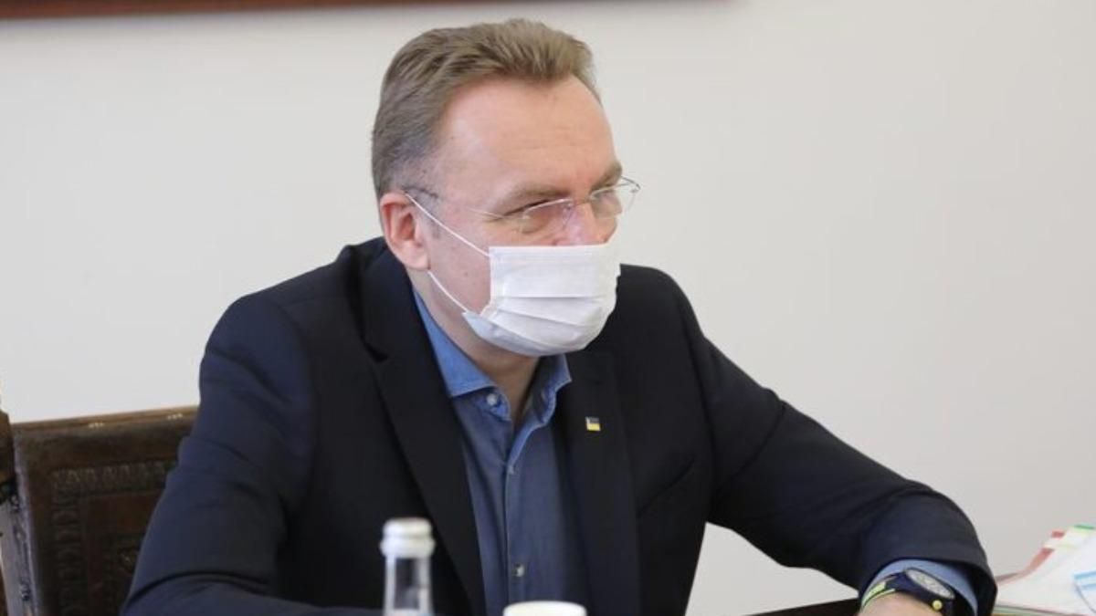 Садовий попросив допомоги через ситуацію у Львові: не вистачає лікарів