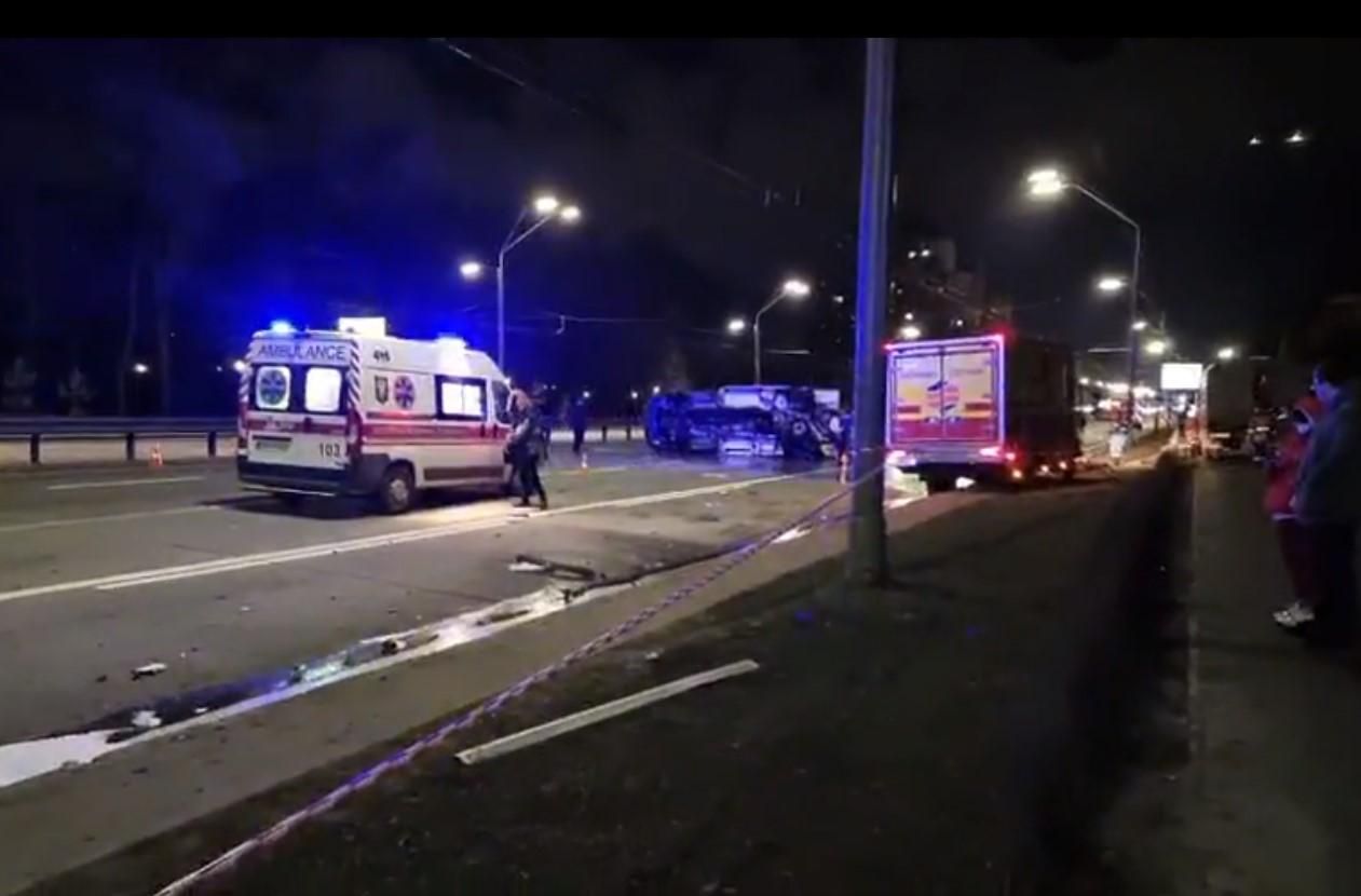 ДТП возле зоопарка в Киеве 21.03.2021: есть пострадавшие - видео ДТП возле зоопарка в Киеве 21.03.2021: есть пострадавшие - видео