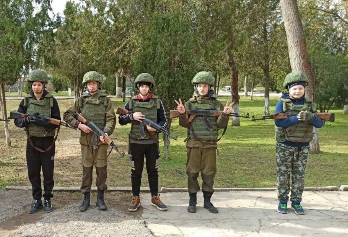 На оккупированных территориях детей учат, что Украина будет нападать На оккупированных территориях детей учат, что Украина будет нападать