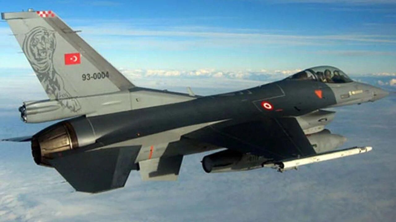 Туреччина відновила авіаудари по районах курдів у Сирії