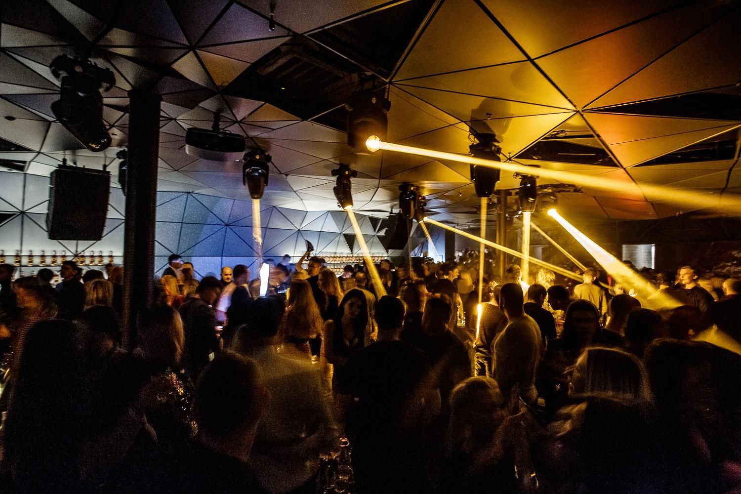 В ночном клубе Киева отпраздновали день рождение локдауна