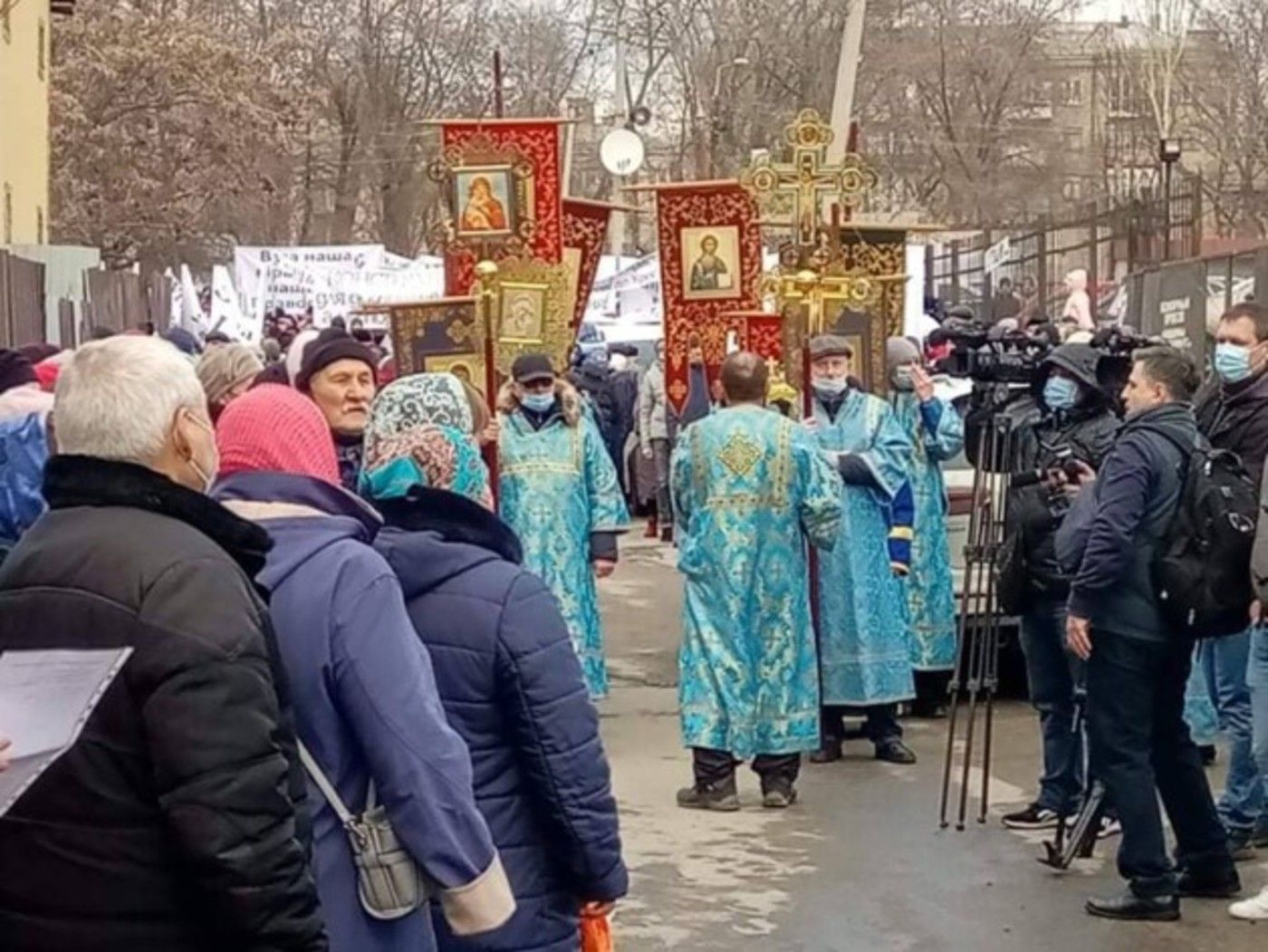 В Запорожье УПЦ МП организовала крестный ход: видео