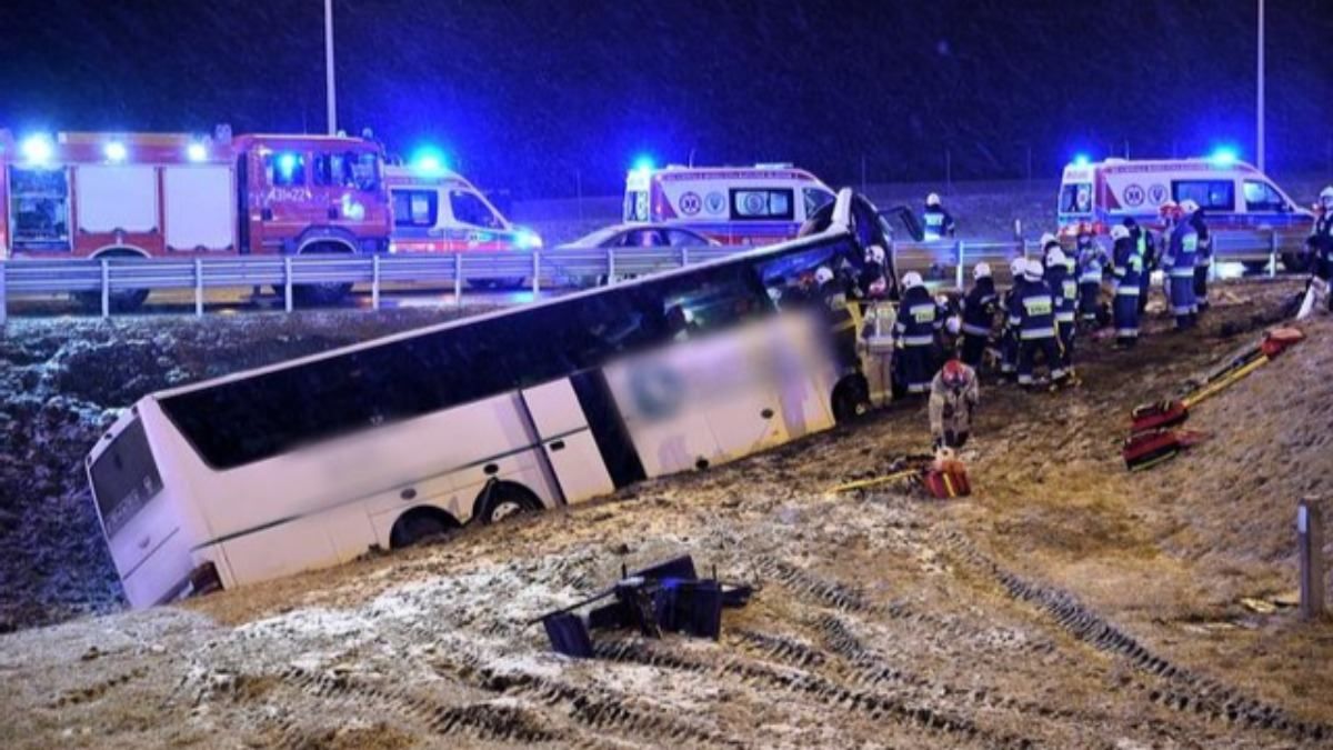 Водій був тверезем: у польській поліції розповіли нові деталі ДТП з українським астобусом - Канал 24