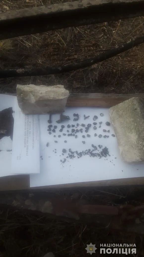 Осколки гранати відправлять на експертизу Осколки гранати відправлять на експертизу