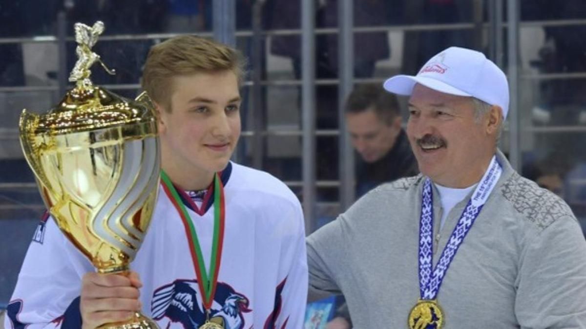 Хоромы Коли: журналисты показали, где живет сын Лукашенко - фото Хоромы Коли: журналисты показали, где живет сын Лукашенко - фото