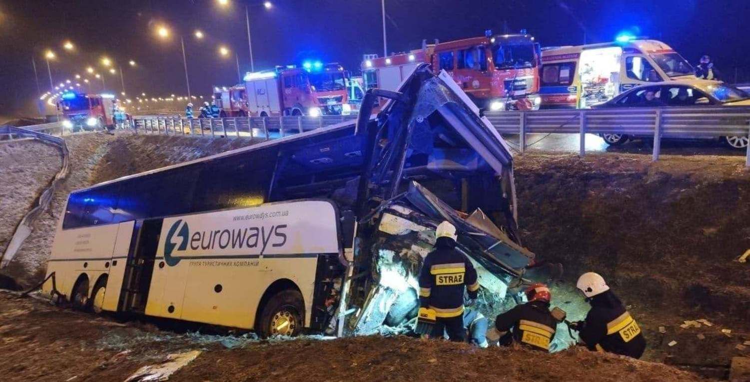 ДТП с украинцами в Польше: автобус вели отец и сын ДТП с украинцами в Польше: автобус вели отец и сын