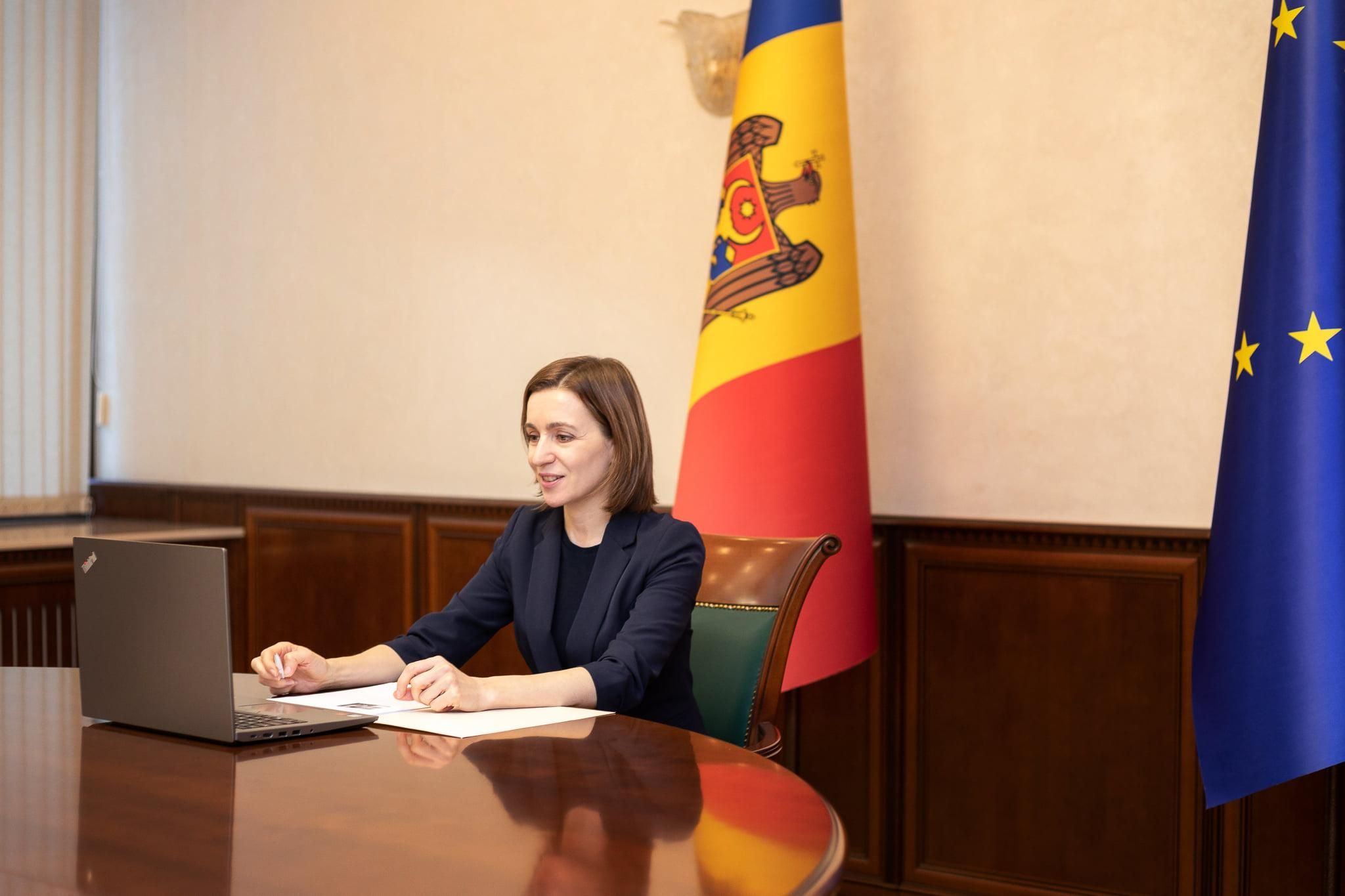 КС Молдовы разрешил Санду назначать премьера Гросу