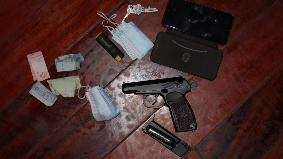 В Одесі іноземець зі стріляниною пограбував працівницю хостелу В Одесі іноземець зі стріляниною пограбував працівницю хостелу