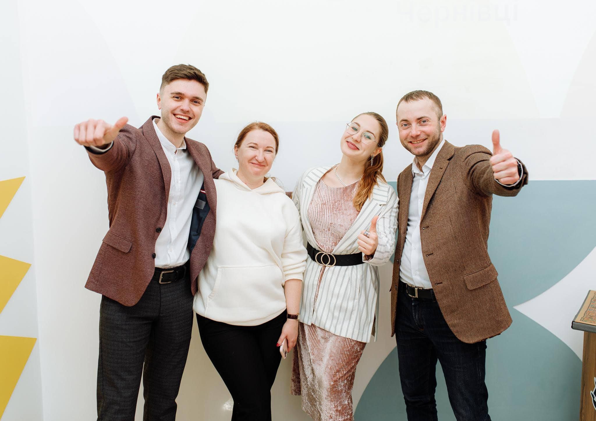 Культурно-освітній центр у Чернівцях Культурно-освітній центр у Чернівцях