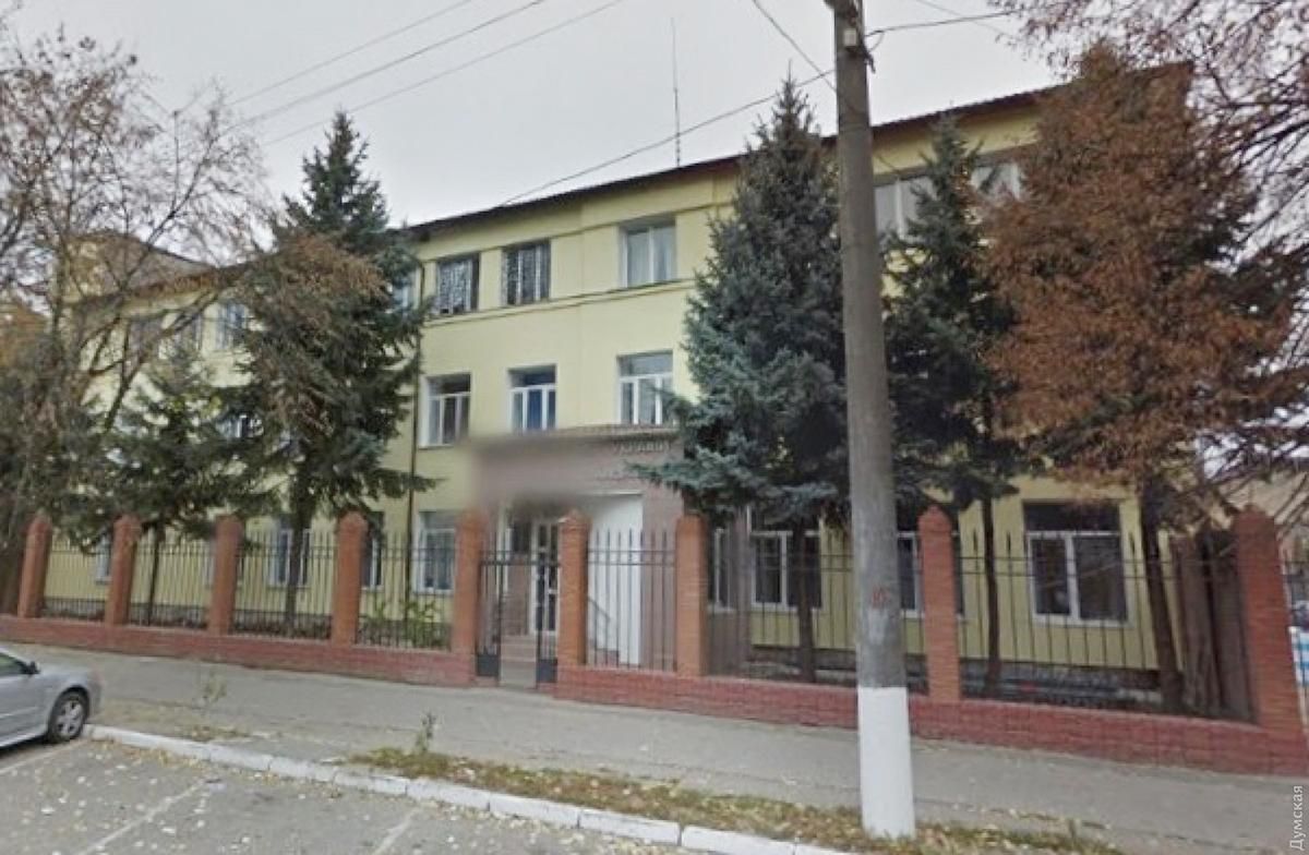 Троє чоловіків намагались викрасти металобрухт з одеського офісу НАБУ Троє чоловіків намагались викрасти металобрухт з одеського офісу НАБУ