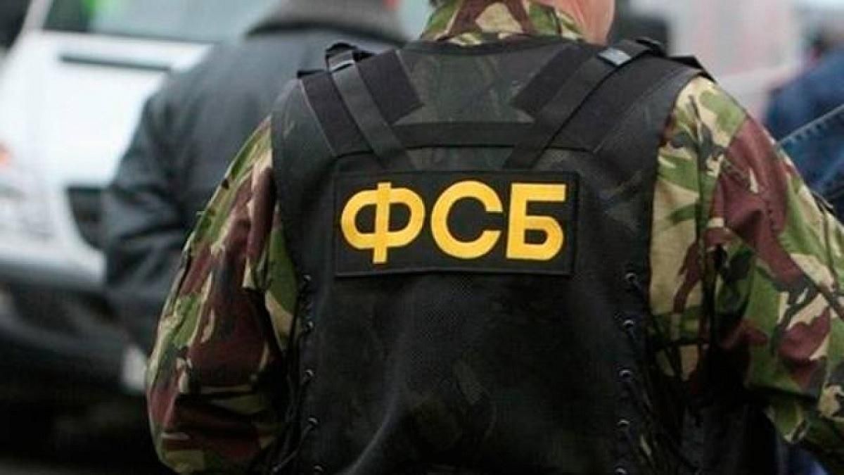 ФСБ Росії заявляє, що спіймала учня, який готував теракт у ліцеї