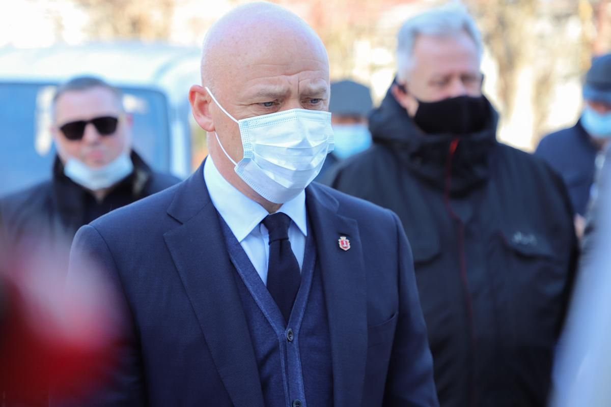 Труханов заявив, що в Одесі вже не вистачає медиків через коронавірус Труханов заявив, що в Одесі вже не вистачає медиків через коронавірус