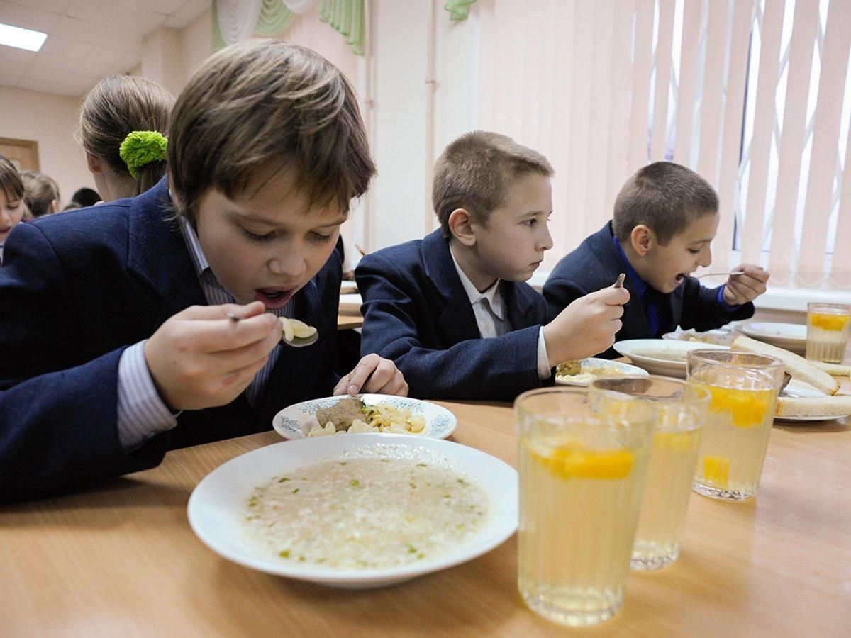 Кабмин утвердил нормы питания в школах и оздоровительных учреждений