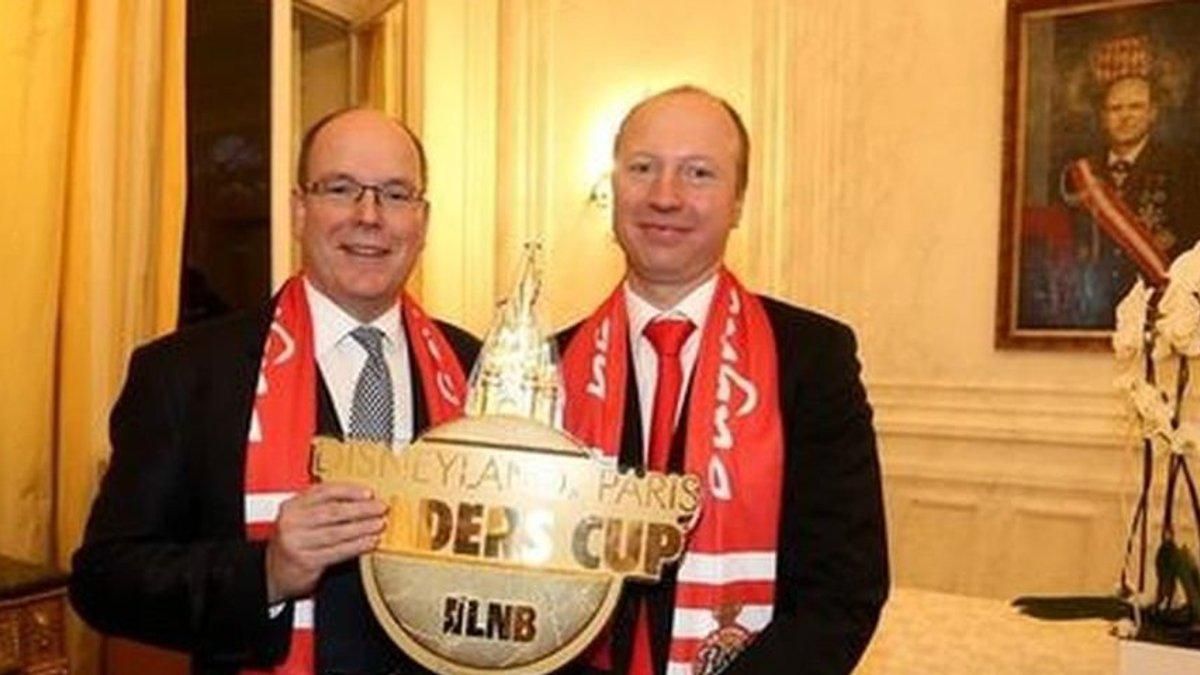 Нелегальні мільйони і фірми-банкрути Дядечка: ЗМІ розкрили фінансові схеми донецького "банкіра" Нелегальні мільйони і фірми-банкрути Дядечка: ЗМІ розкрили фінансові схеми донецького "банкіра"