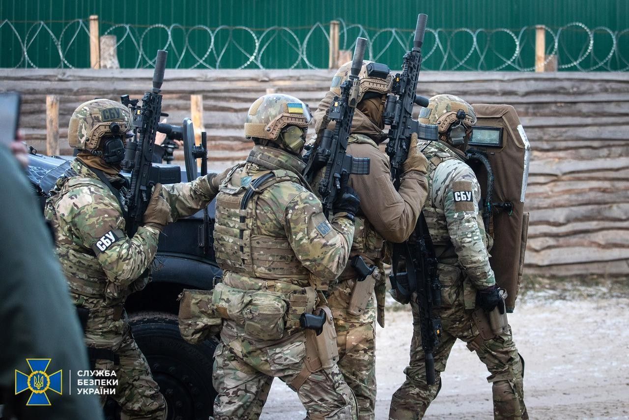 СБУ повідомила про підозру Семену Семенченку і Євгену Шевченку СБУ повідомила про підозру Семену Семенченку і Євгену Шевченку