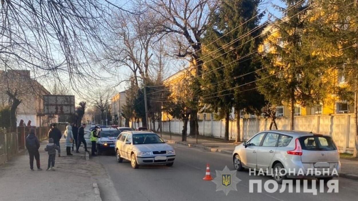 Внезапно выбежал на дорогу: на Львовщине водитель Skoda сбил 8-летнего мальчика 