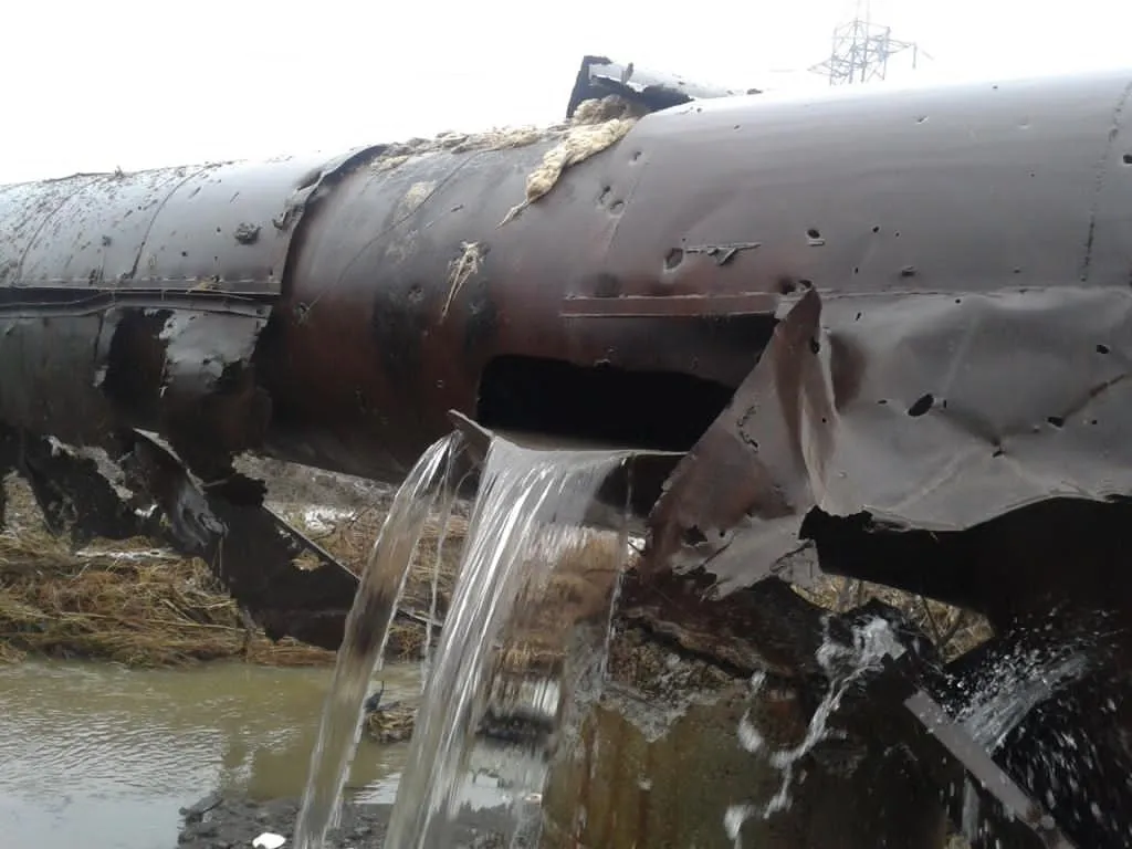 Наслідки обстрілів бойовиків на Донбасі Наслідки обстрілів бойовиків на Донбасі