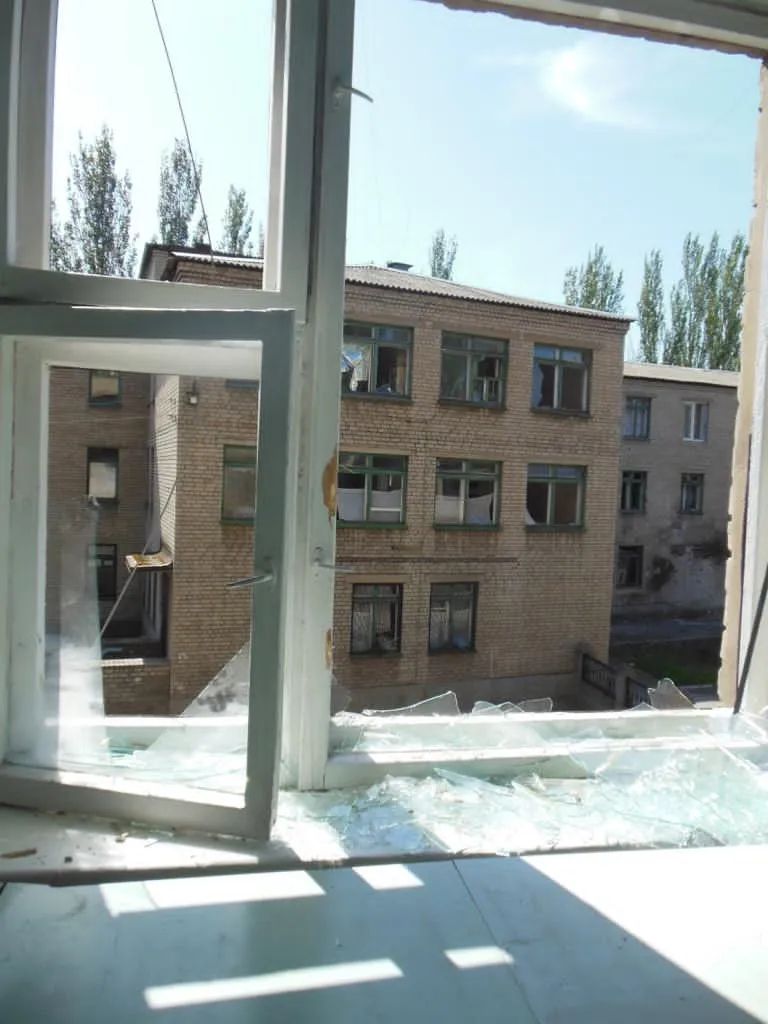 Окупанти на Донбасі обстрілюють важливу інфраструктуру Окупанти на Донбасі обстрілюють важливу інфраструктуру