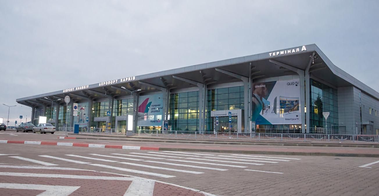 Пасажири рейсу з Єгипту утворили чергу у Харківському аеропорту