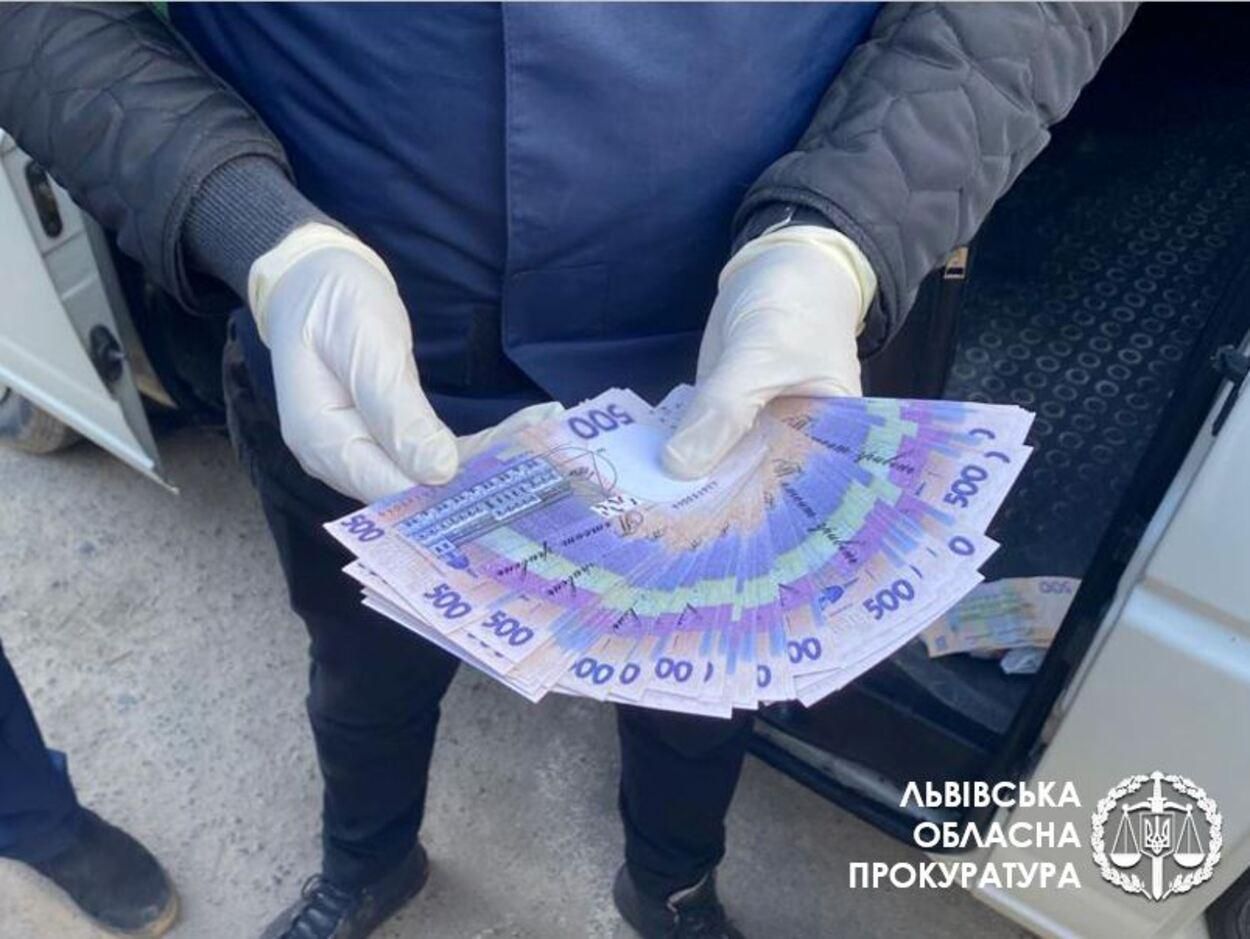 Продавал краденое горючее: ГБР задержало чиновника военной академии - фото и ви Продавал краденое горючее: ГБР задержало чиновника военной академии - фото и ви