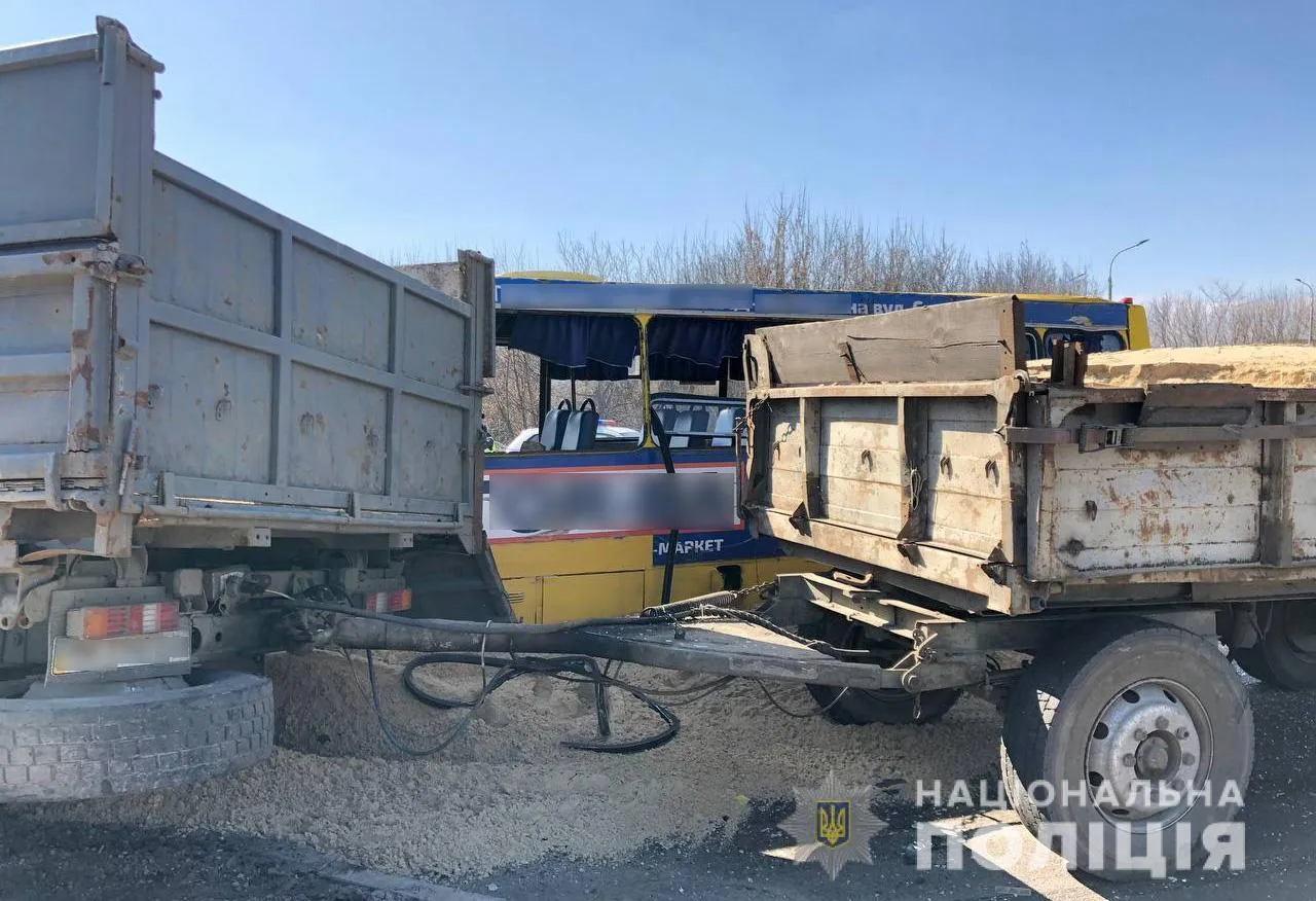 ДТП з маршрутною у Луцьку 25 березня 2021 ДТП з маршрутною у Луцьку 25 березня 2021