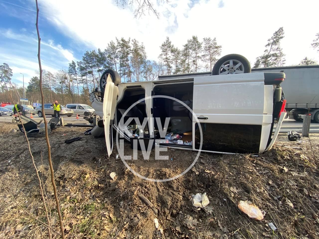 В ДТП на Житомирській трасі 25.03.2021 постраждали діти – фото - Київ В ДТП на Житомирській трасі 25.03.2021 постраждали діти – фото - Київ