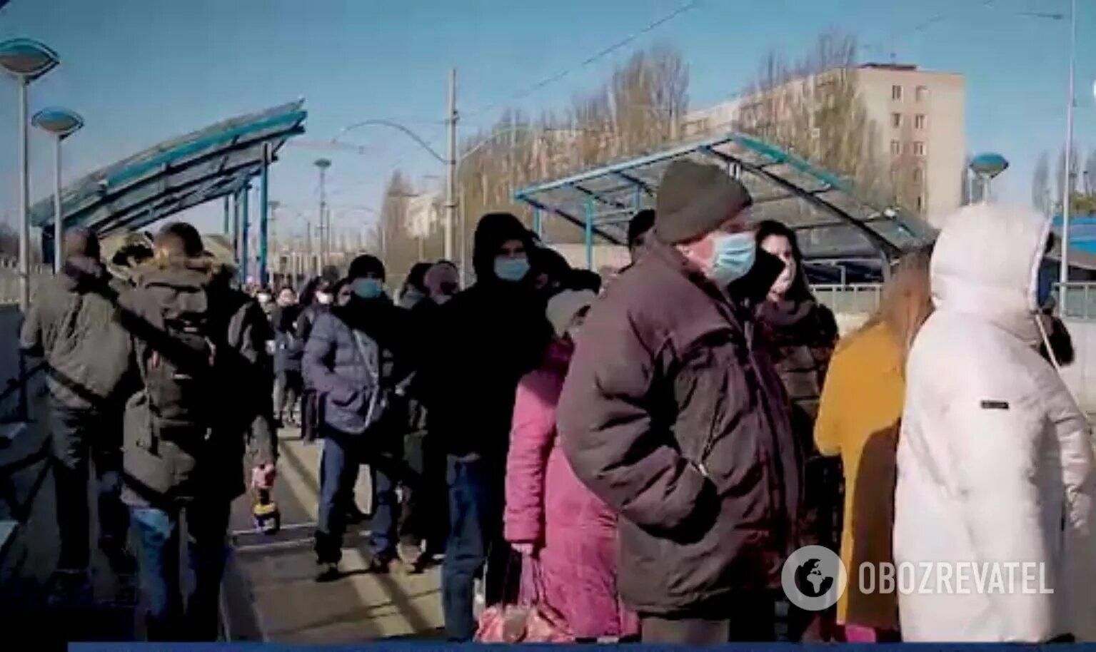 В Киеве очередь на трамвай растянулась на 100 метров: видео