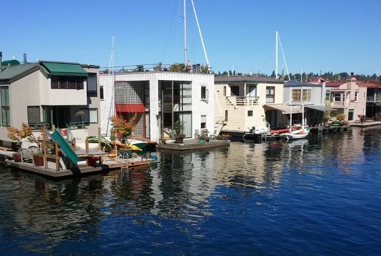 Плавучі будинки Плавучі будинки