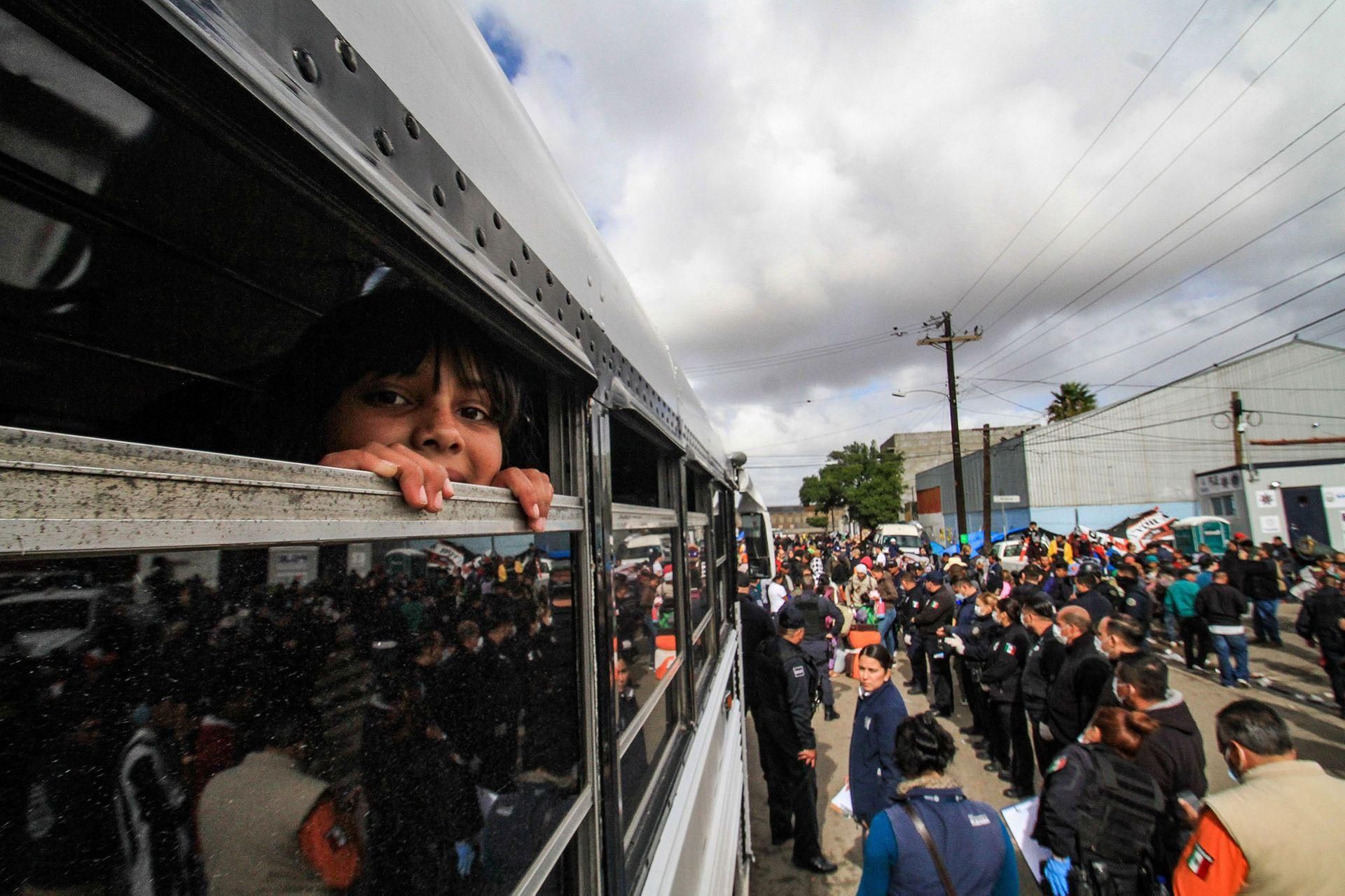 На границе США и Мексики увеличился наплыв мигрантов - Голос Америки На границе США и Мексики увеличился наплыв мигрантов - Голос Америки