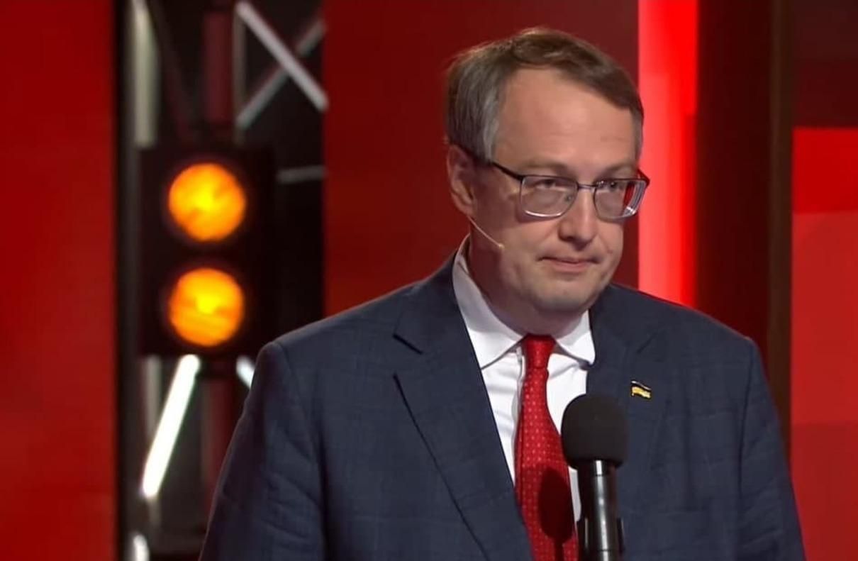 Геращенко о протесте под ОП 20 марта: цель – запугать народ Геращенко о протесте под ОП 20 марта: цель – запугать народ