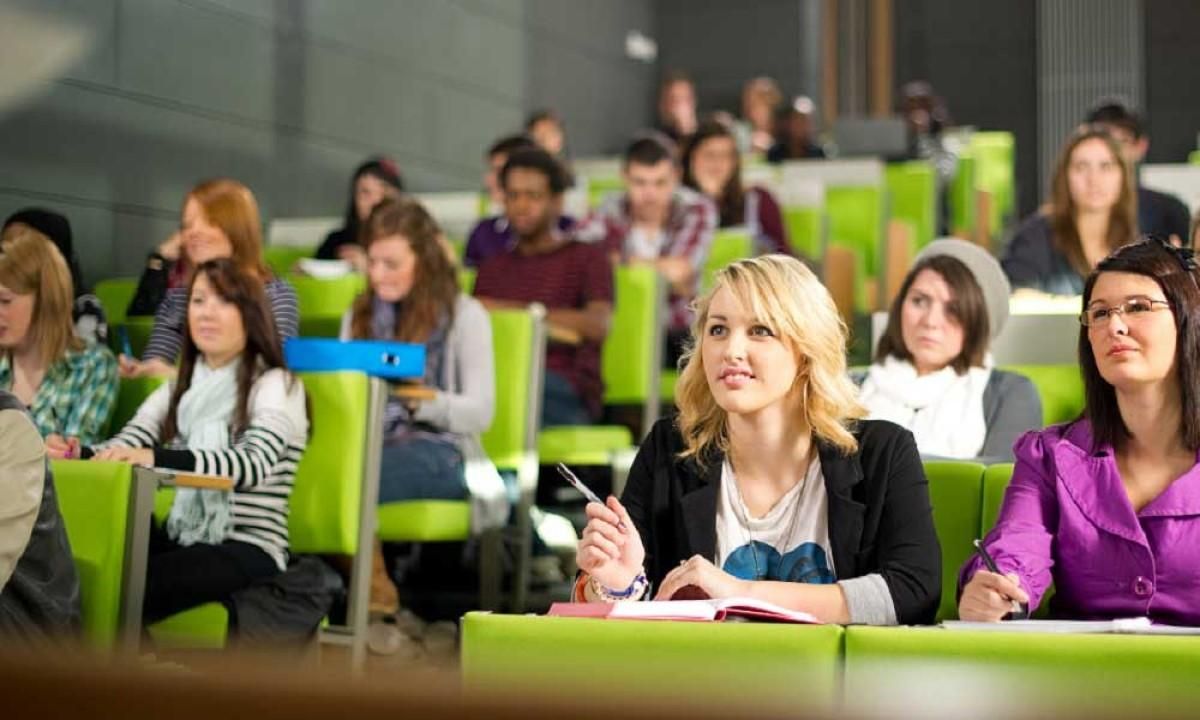 Як українцям навчатися у вишах за кордоном: програма Всесвітні студії Як українцям навчатися у вишах за кордоном: програма Всесвітні студії