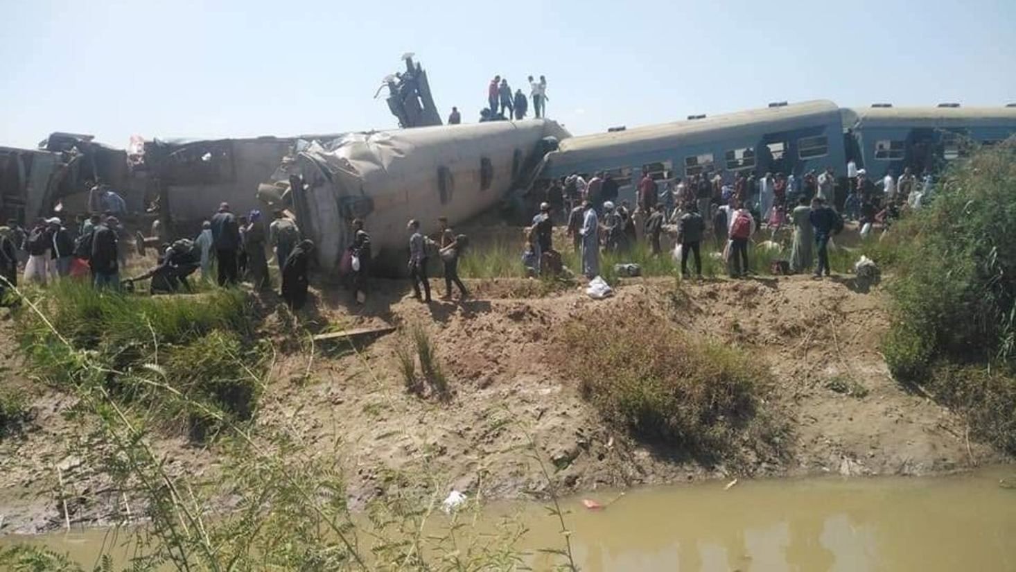 Аварія потягів у Єгипті 26 березня 2021: багато жертв – відео 