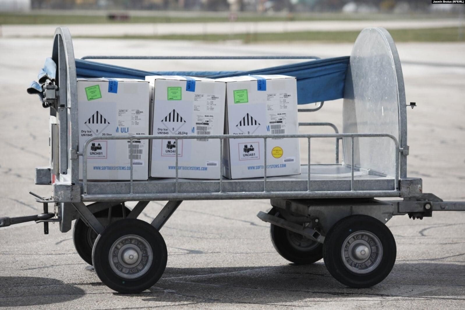 Боснія і Герцеговина отримала вакцину Pfizer-BioNTech через платформу COVAX Боснія і Герцеговина отримала вакцину Pfizer-BioNTech через платформу COVAX