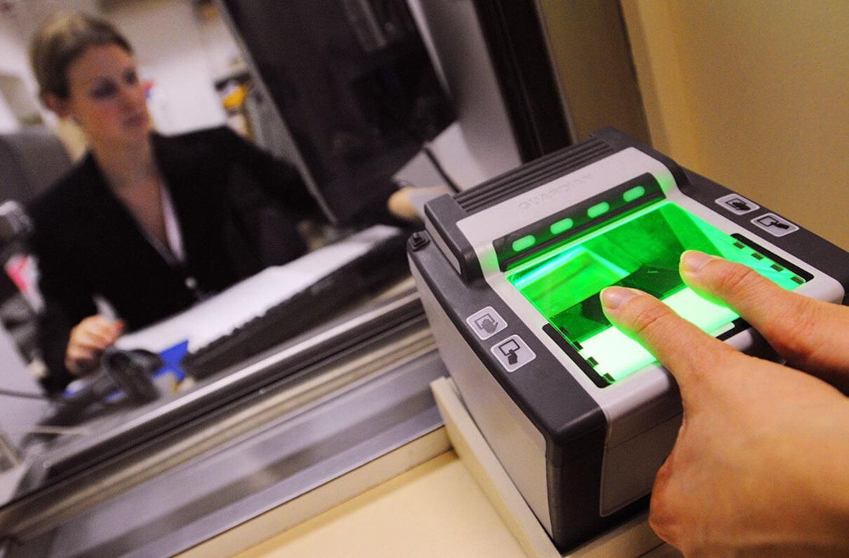 Иностранцы должны подавать биометрические данные при оформлении виз