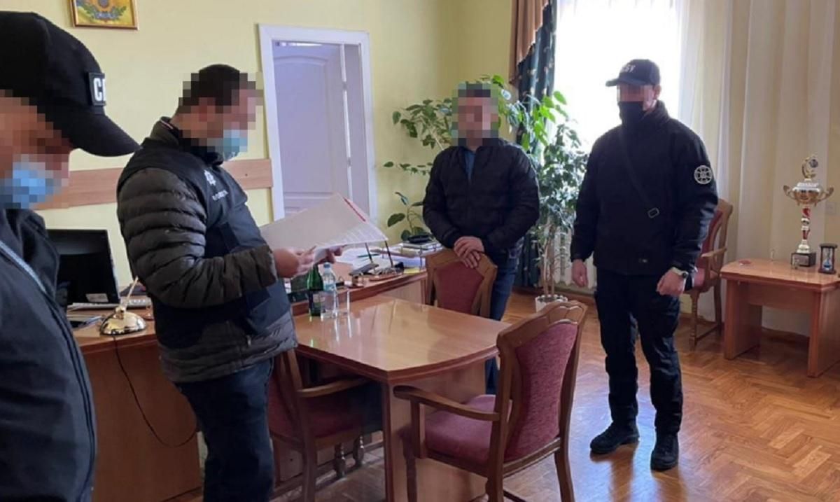 СБУ разоблачила коррупцию во время транзита транспорта с РФ СБУ разоблачила коррупцию во время транзита транспорта с РФ